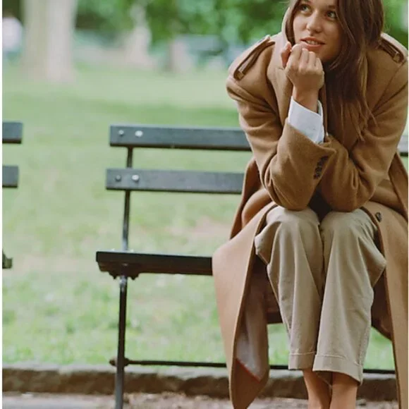 Elegant Tan Women's Coat - Picture 1 of 3